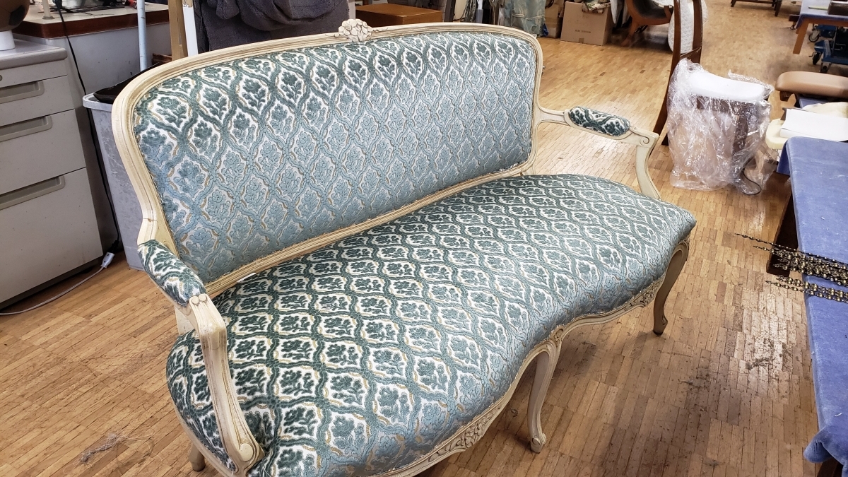 家具修理 フレンチクラシック家具修理 リメイク 張替え - ダニエルブログ